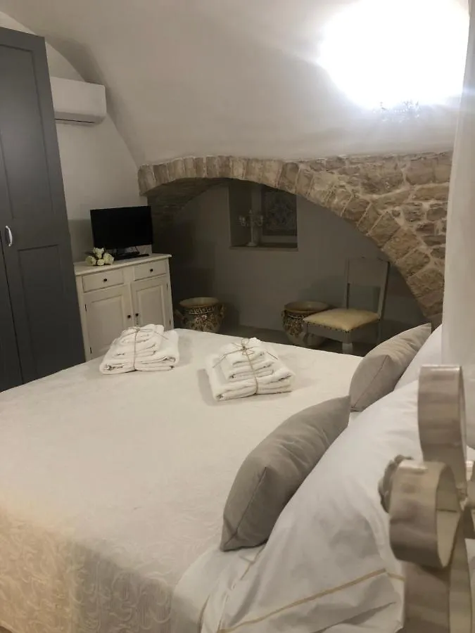 Le Maioliche Villa Giovinazzo 0*,